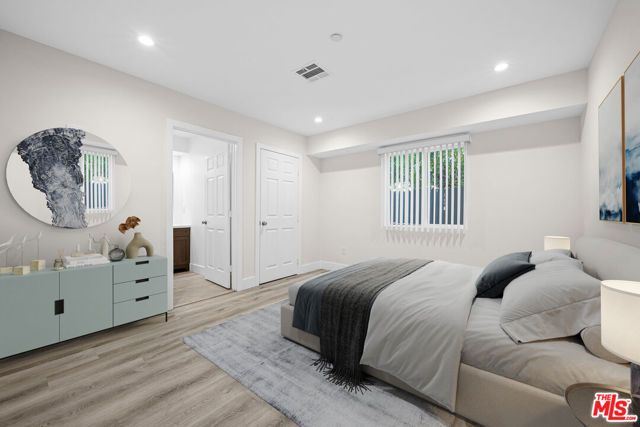 636 W 76th Street, Los Angeles, CA 90044