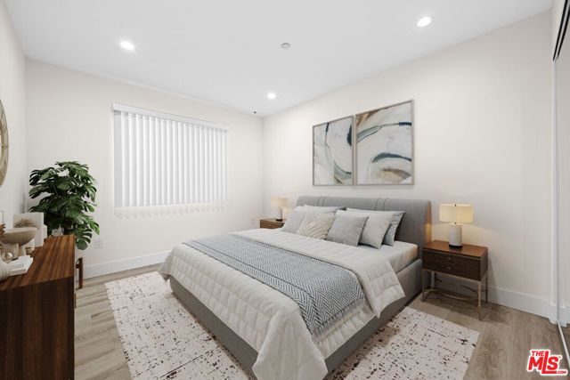 636 W 76th Street, Los Angeles, CA 90044