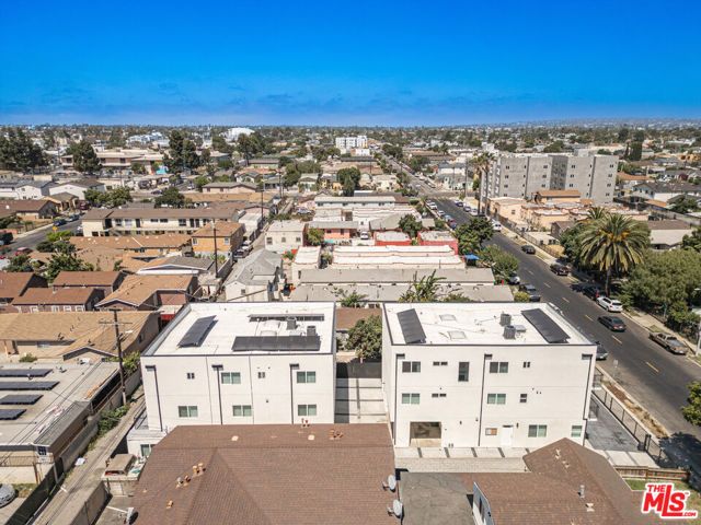 636 W 76th Street, Los Angeles, CA 90044