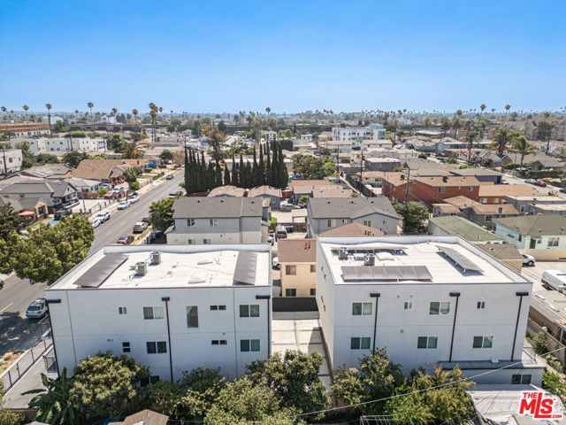 636 W 76th Street, Los Angeles, CA 90044