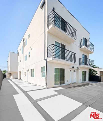 636 W 76th Street, Los Angeles, CA 90044