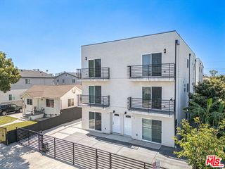 636 W 76th Street, Los Angeles, CA 90044