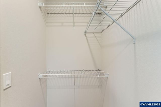 857 Sifuentez Ct, Woodburn, OR 97071