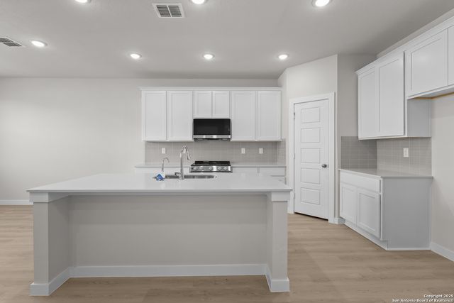 8103 CHAMPION CREEK, San Antonio, TX 78252