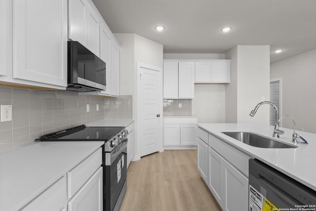 8103 CHAMPION CREEK, San Antonio, TX 78252