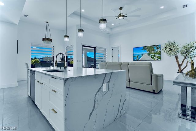 18 Nelson RD N, Cape Coral, FL 33993