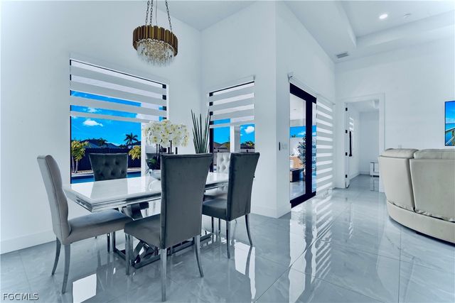 18 Nelson RD N, Cape Coral, FL 33993