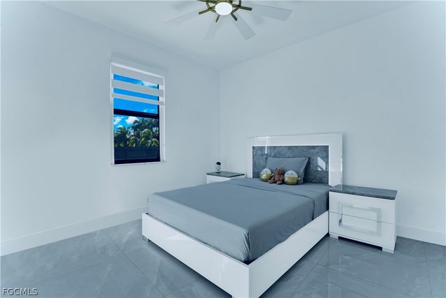 18 Nelson RD N, Cape Coral, FL 33993