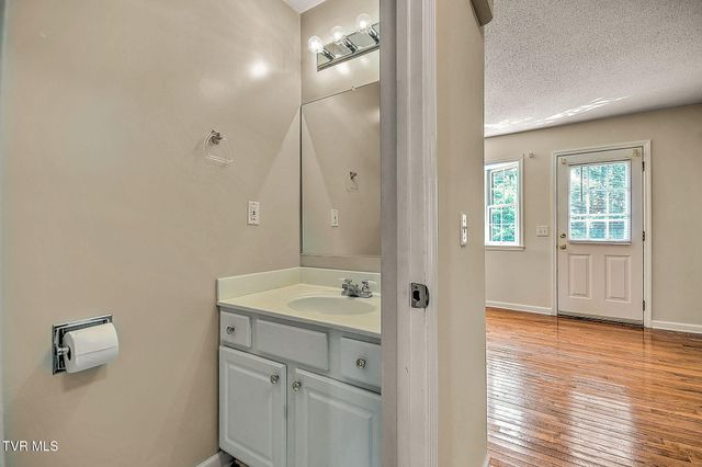 20569 Hedgerow Hill, Bristol, VA 24202
