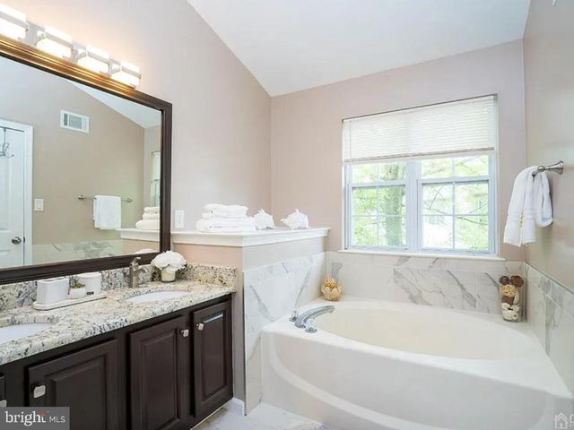 704 DAHLIA CIRCLE, Dayton, NJ 08810