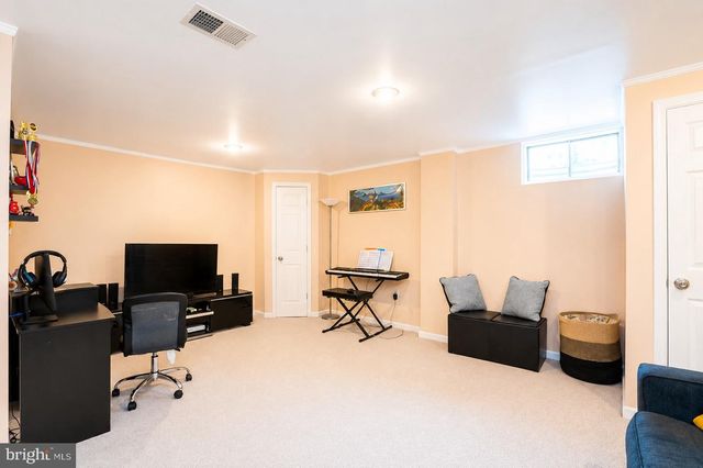 704 DAHLIA CIRCLE, Dayton, NJ 08810