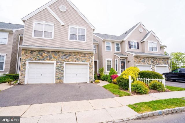 704 DAHLIA CIRCLE, Dayton, NJ 08810