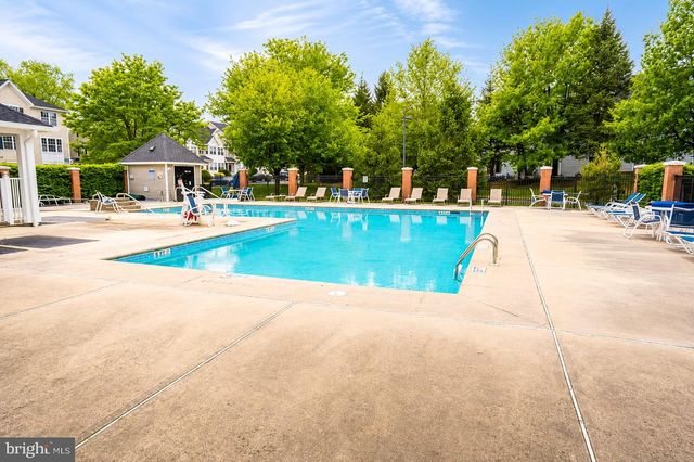 704 DAHLIA CIRCLE, Dayton, NJ 08810