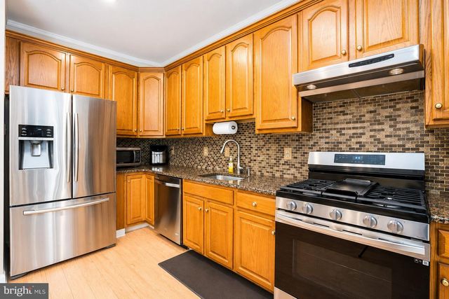704 DAHLIA CIRCLE, Dayton, NJ 08810