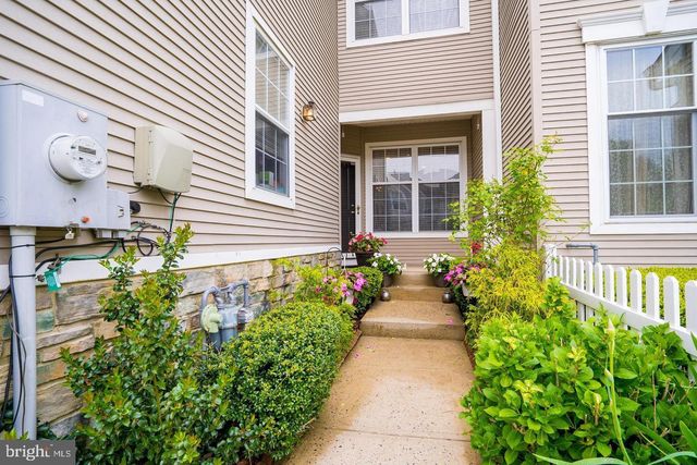 704 DAHLIA CIRCLE, Dayton, NJ 08810