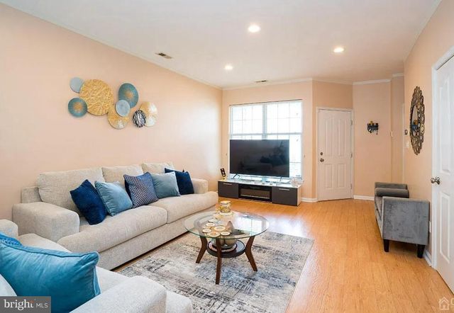 704 DAHLIA CIRCLE, Dayton, NJ 08810