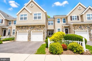 704 DAHLIA CIRCLE, Dayton, NJ 08810