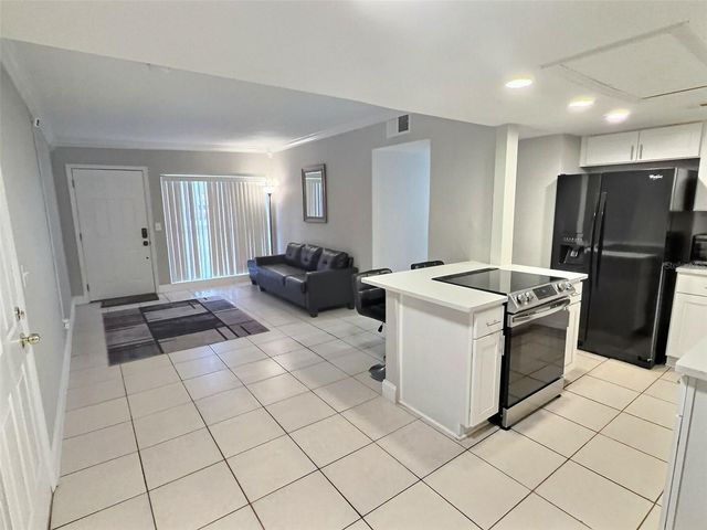 102 QUINTARD AVENUE, Orlando, FL 32811