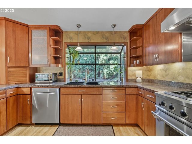 2635 Sw SHERWOOD Pl, Portland, OR 97201