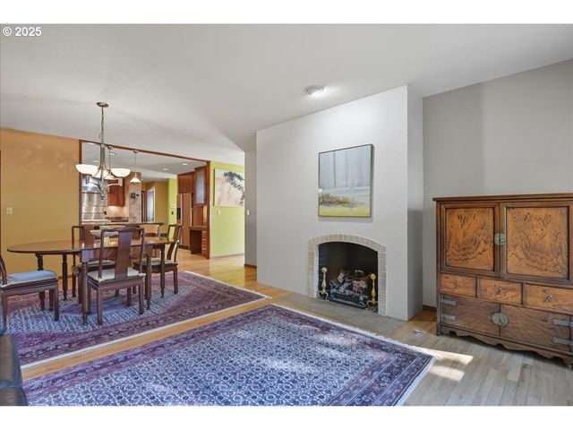 2635 Sw SHERWOOD Pl, Portland, OR 97201