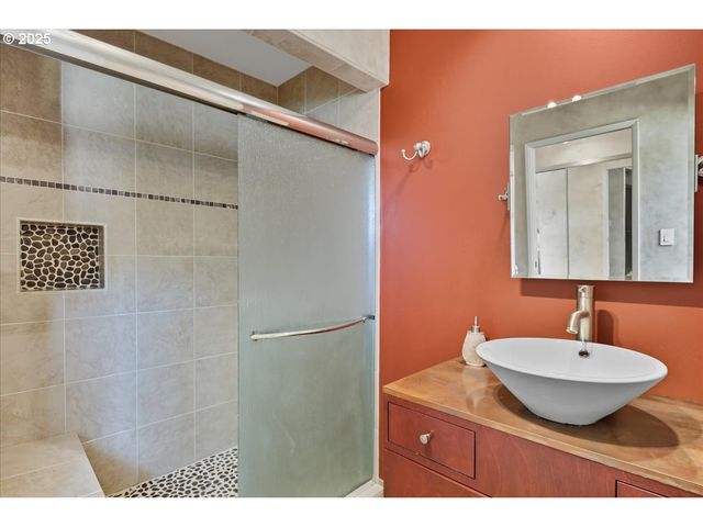 2635 Sw SHERWOOD Pl, Portland, OR 97201