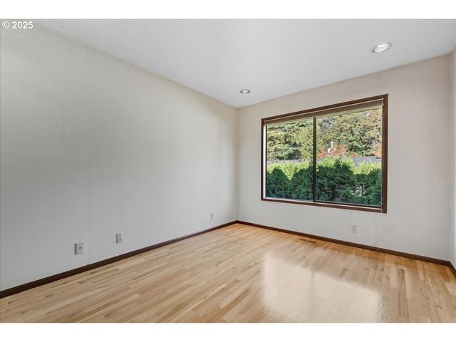 2635 Sw SHERWOOD Pl, Portland, OR 97201