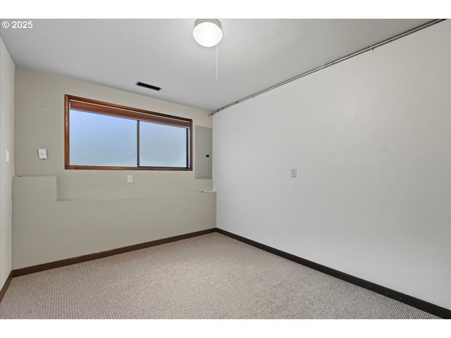 2635 Sw SHERWOOD Pl, Portland, OR 97201