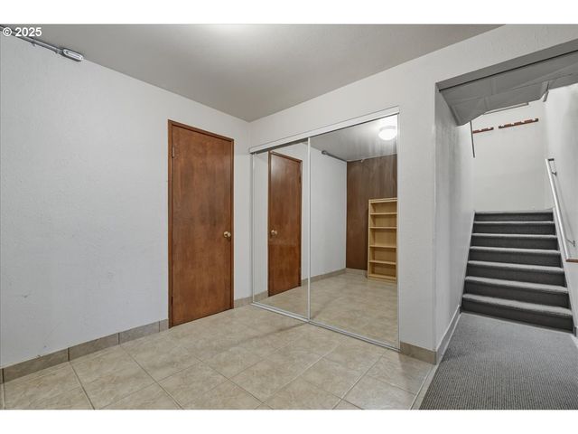 2635 Sw SHERWOOD Pl, Portland, OR 97201