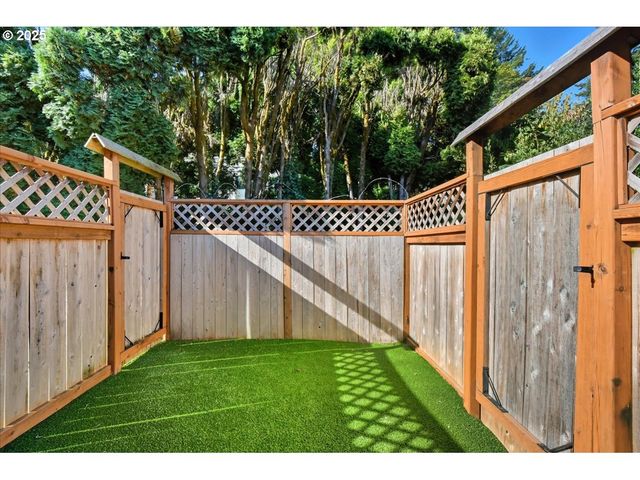 2635 Sw SHERWOOD Pl, Portland, OR 97201