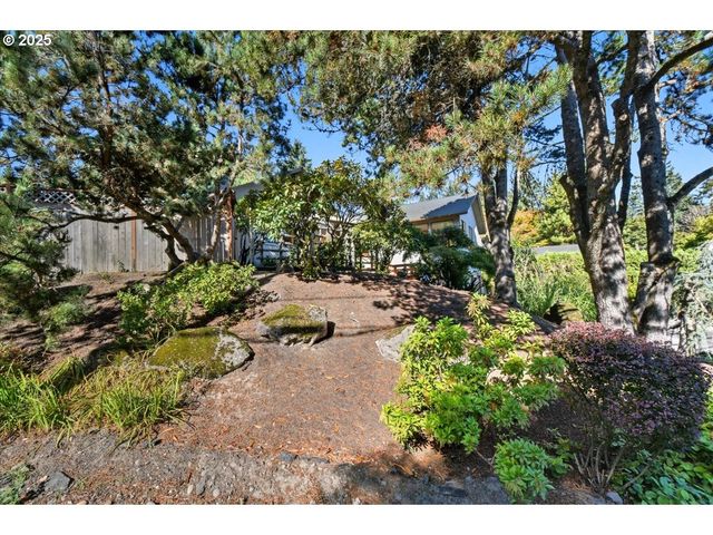 2635 Sw SHERWOOD Pl, Portland, OR 97201