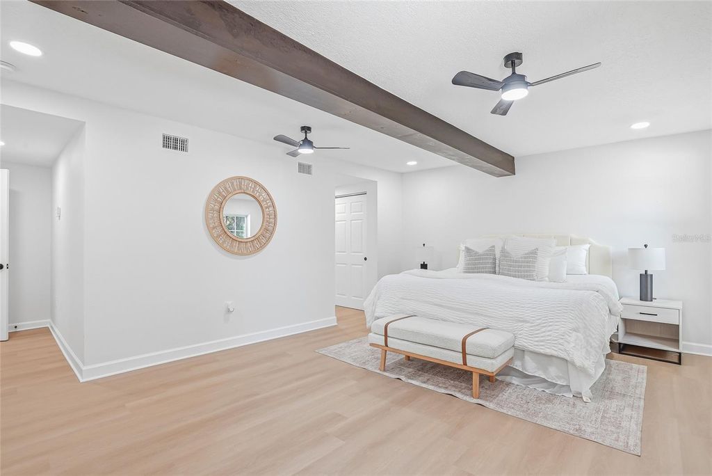 Image 20 of property listing at 4909 S ZION STREET, Tampa, FL 33611
