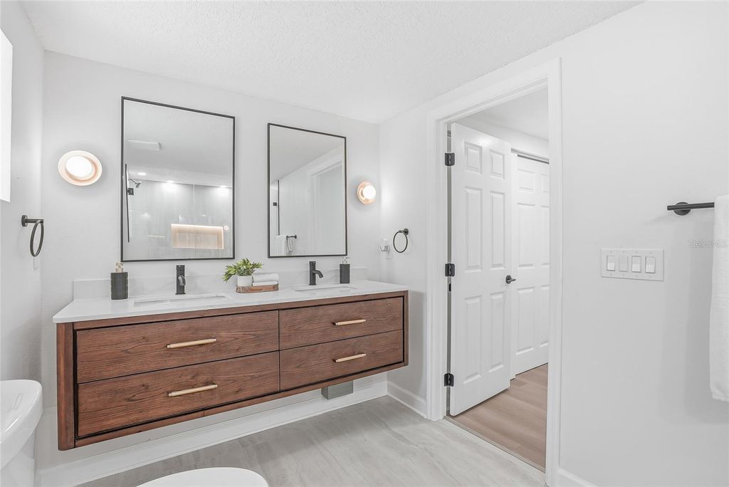 Image 23 of property listing at 4909 S ZION STREET, Tampa, FL 33611