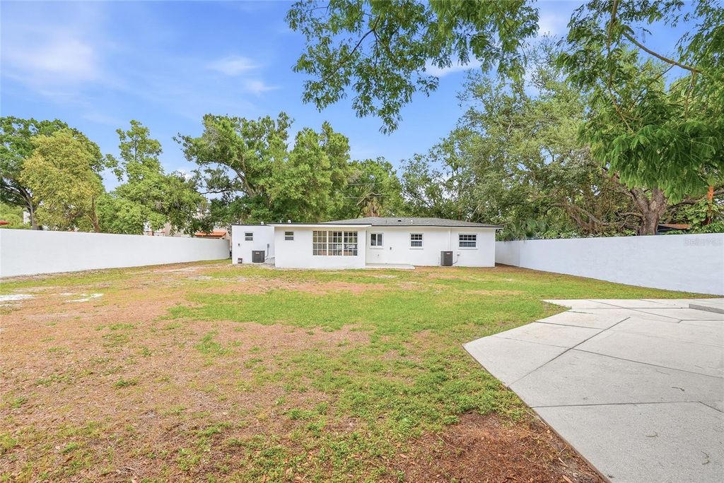 Image 36 of property listing at 4909 S ZION STREET, Tampa, FL 33611