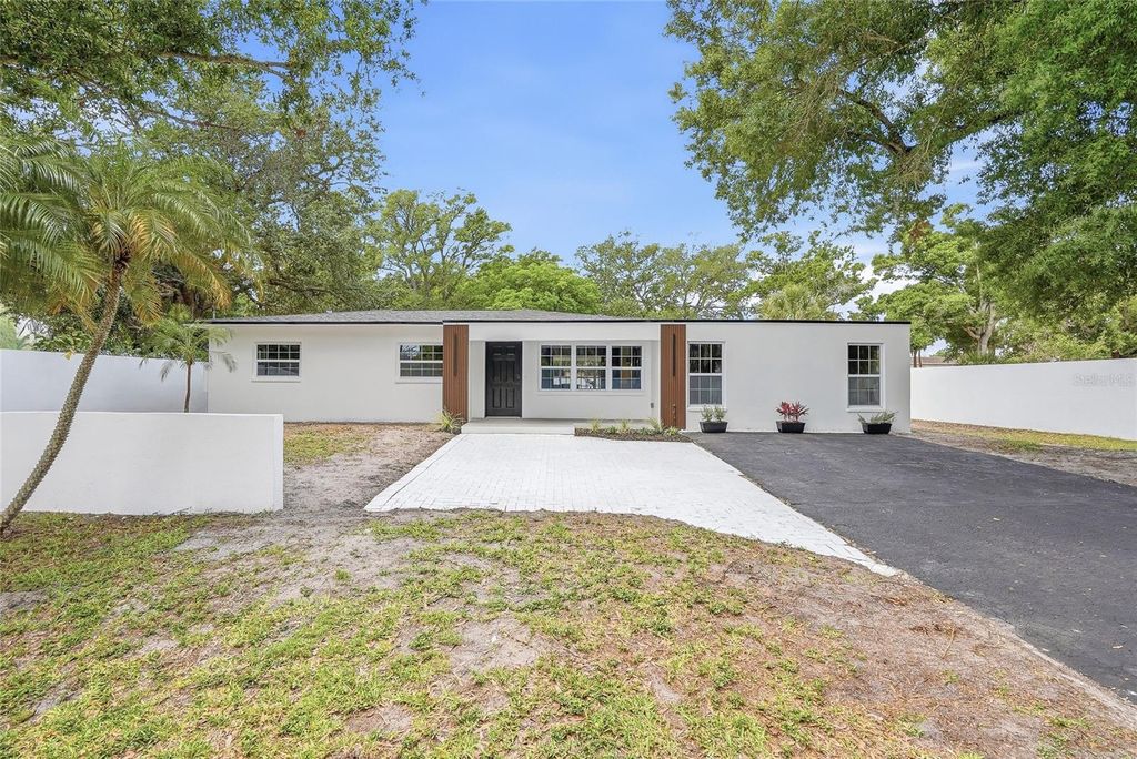 Image 40 of property listing at 4909 S ZION STREET, Tampa, FL 33611