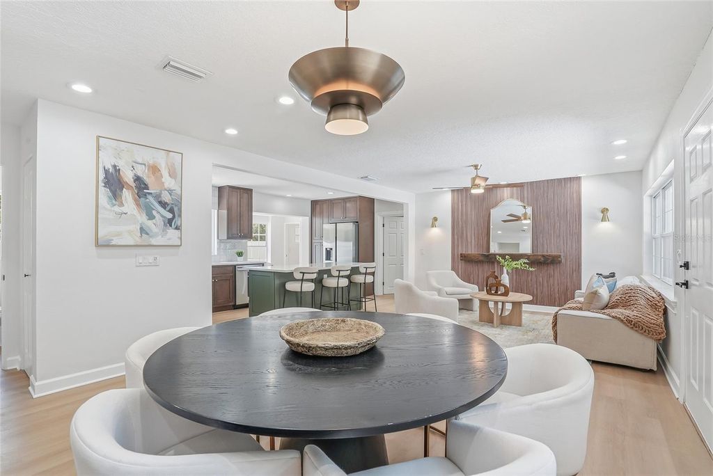 Image 8 of property listing at 4909 S ZION STREET, Tampa, FL 33611
