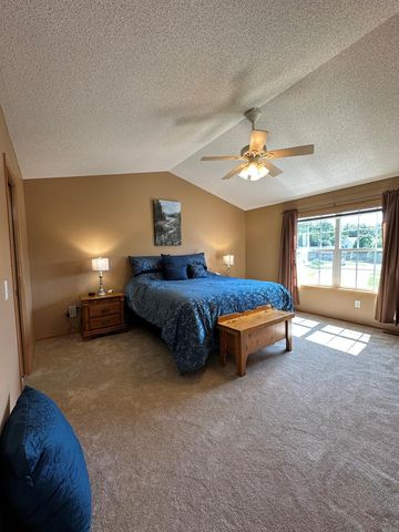680 Kayla Lane, Hanover, MN 55341