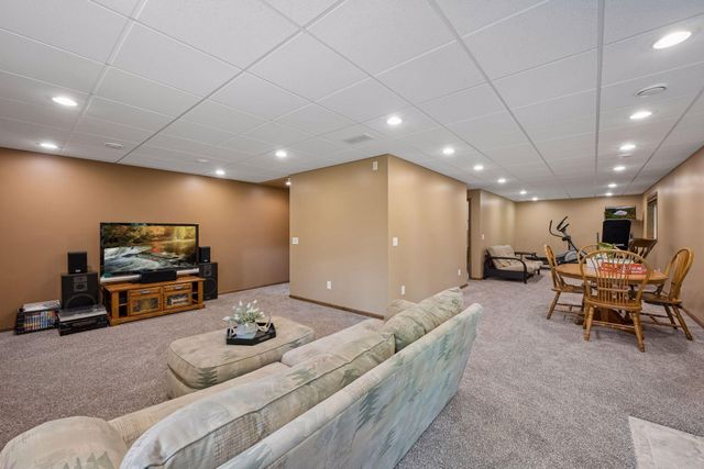 680 Kayla Lane, Hanover, MN 55341