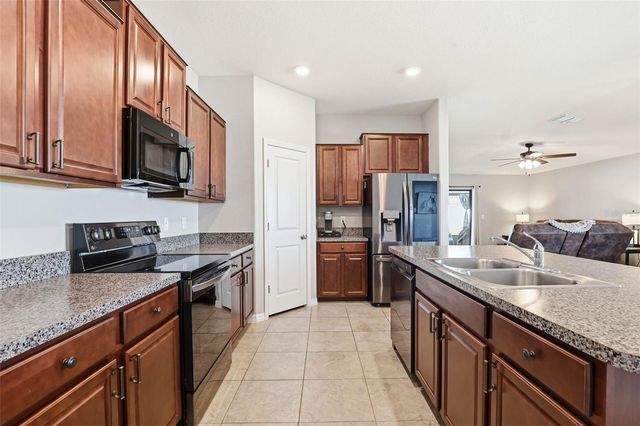 6637 WAGON TRAIL STREET, Zephyrhills, FL 33541