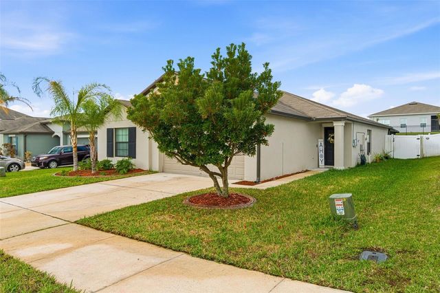 6637 WAGON TRAIL STREET, Zephyrhills, FL 33541