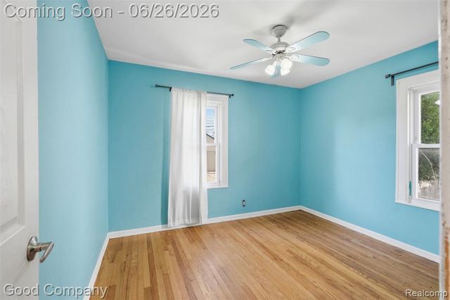 520 E Muir Avenue, Hazel Park, MI 48030
