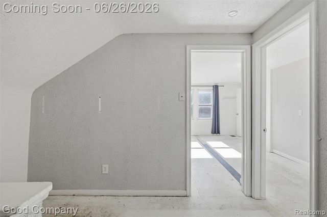 520 E Muir Avenue, Hazel Park, MI 48030