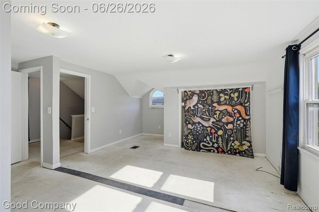 520 E Muir Avenue, Hazel Park, MI 48030
