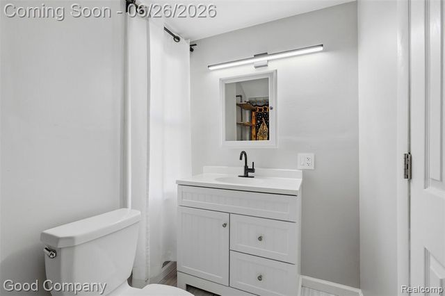 520 E Muir Avenue, Hazel Park, MI 48030