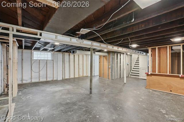 520 E Muir Avenue, Hazel Park, MI 48030