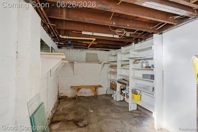 520 E Muir Avenue, Hazel Park, MI 48030