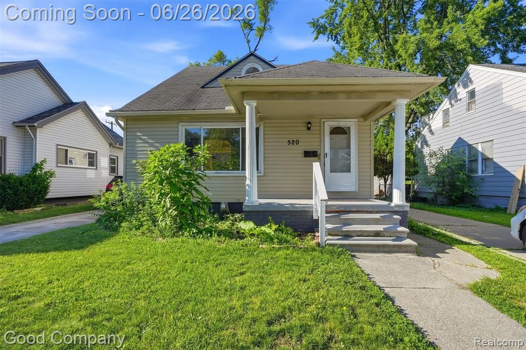 520 E Muir Avenue, Hazel Park, MI 48030