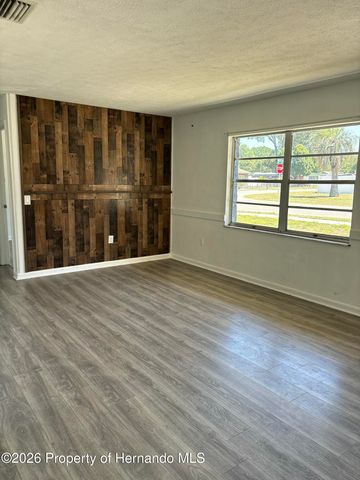 39219 5th Avenue, Zephyrhills, FL 33542