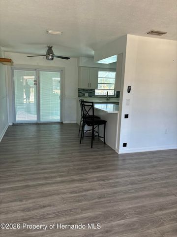 39219 5th Avenue, Zephyrhills, FL 33542