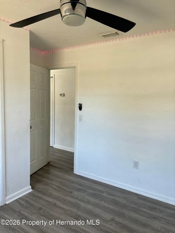 39219 5th Avenue, Zephyrhills, FL 33542