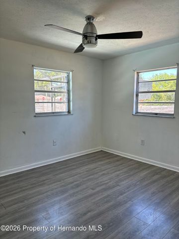 39219 5th Avenue, Zephyrhills, FL 33542